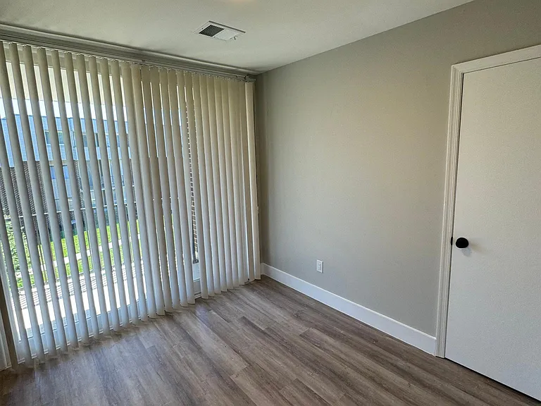 10204 Prince Pl #207 — Photo 7