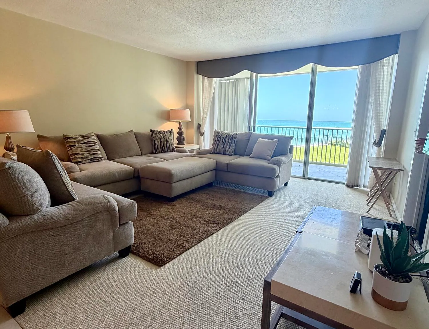 2 bed, 2.0 bath, 1500 sqft, $5,500 — Photo 2