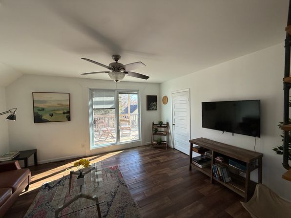 1423 12th Ave NE Unit 2