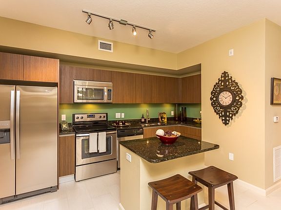 5th image of 939 NW 97th Ave APT 210