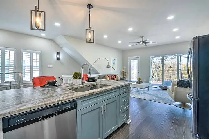 open floor concept
- 2nd floor
- dinning are and living are