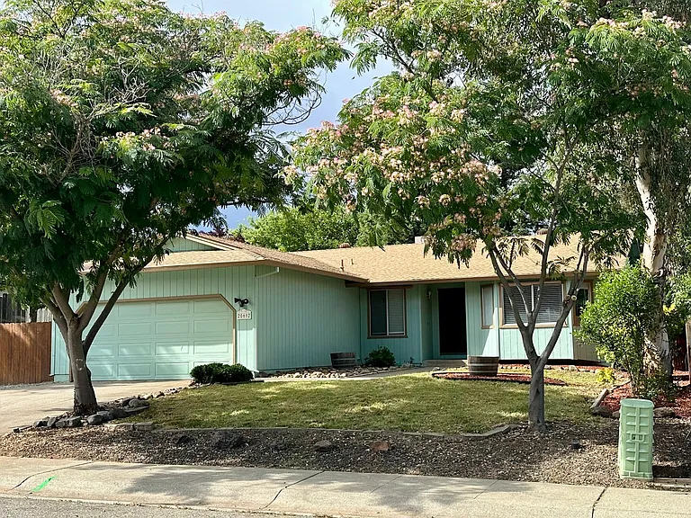 20612 McCoy Rd — Photo 1