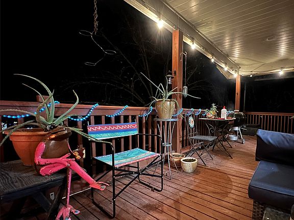 3rd image of 120 Prairie Dr