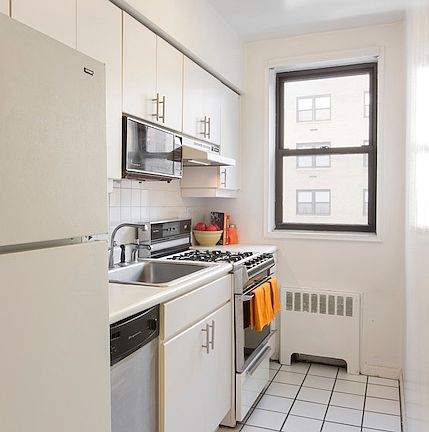 4th image of 60 9th Ave #637