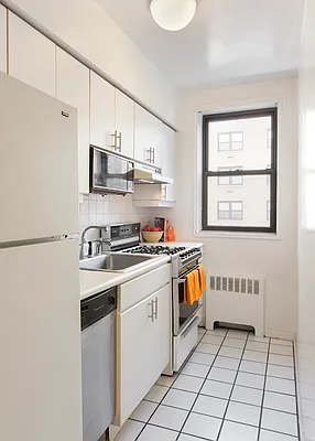 Sold by Randall Property Group, Inc. | media 4