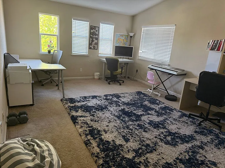 274 Altadena Cir — Photo 33