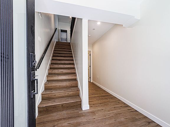 3rd image of 1857 Crenshaw Blvd #1857