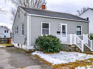 90 Bonnybriar Rd, South Portland, ME 04106