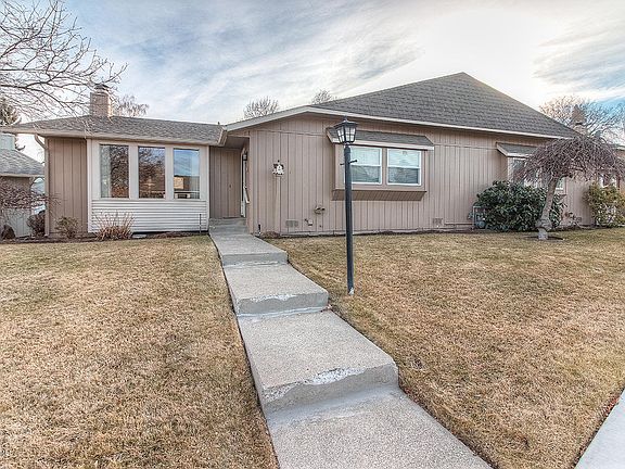 2nd image of 3105 Ponderosa Pl