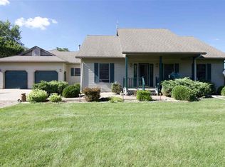 826 Columbia Rd, Washburn, IL 61570