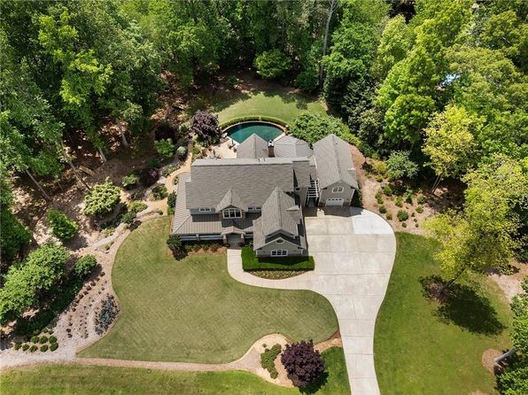 585 Watboro Hill Dr, Milton, GA 30004