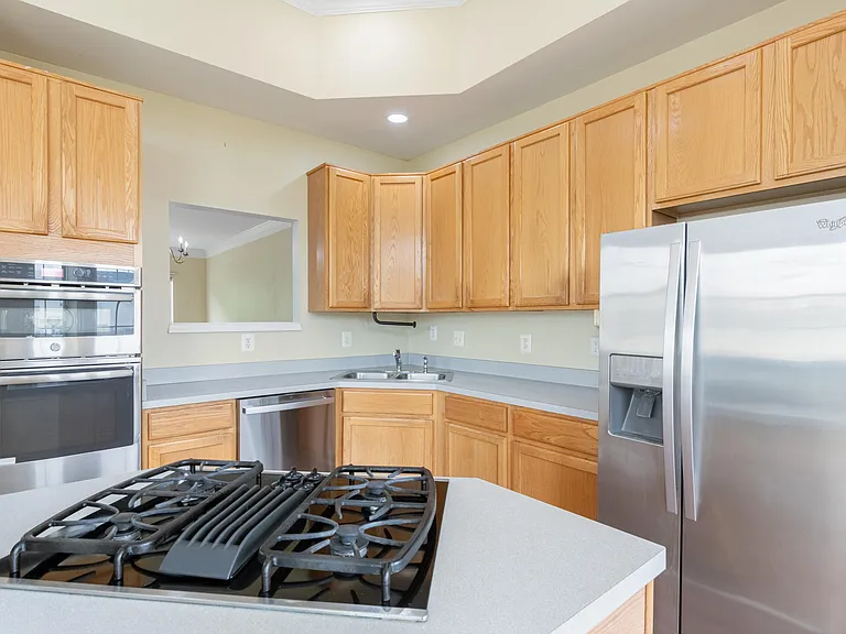 21639 Kings Crossing Ter — Photo 9