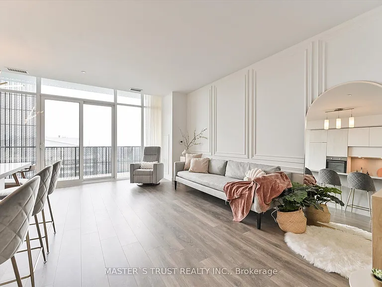 8 Eglinton Ave E #Penthouse 5801 — Photo 14