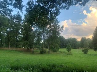 1642 Fairview School Rd, Ellwood City, PA 16117