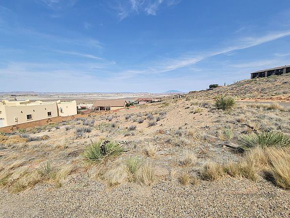 4th image of 15 Arch Dr