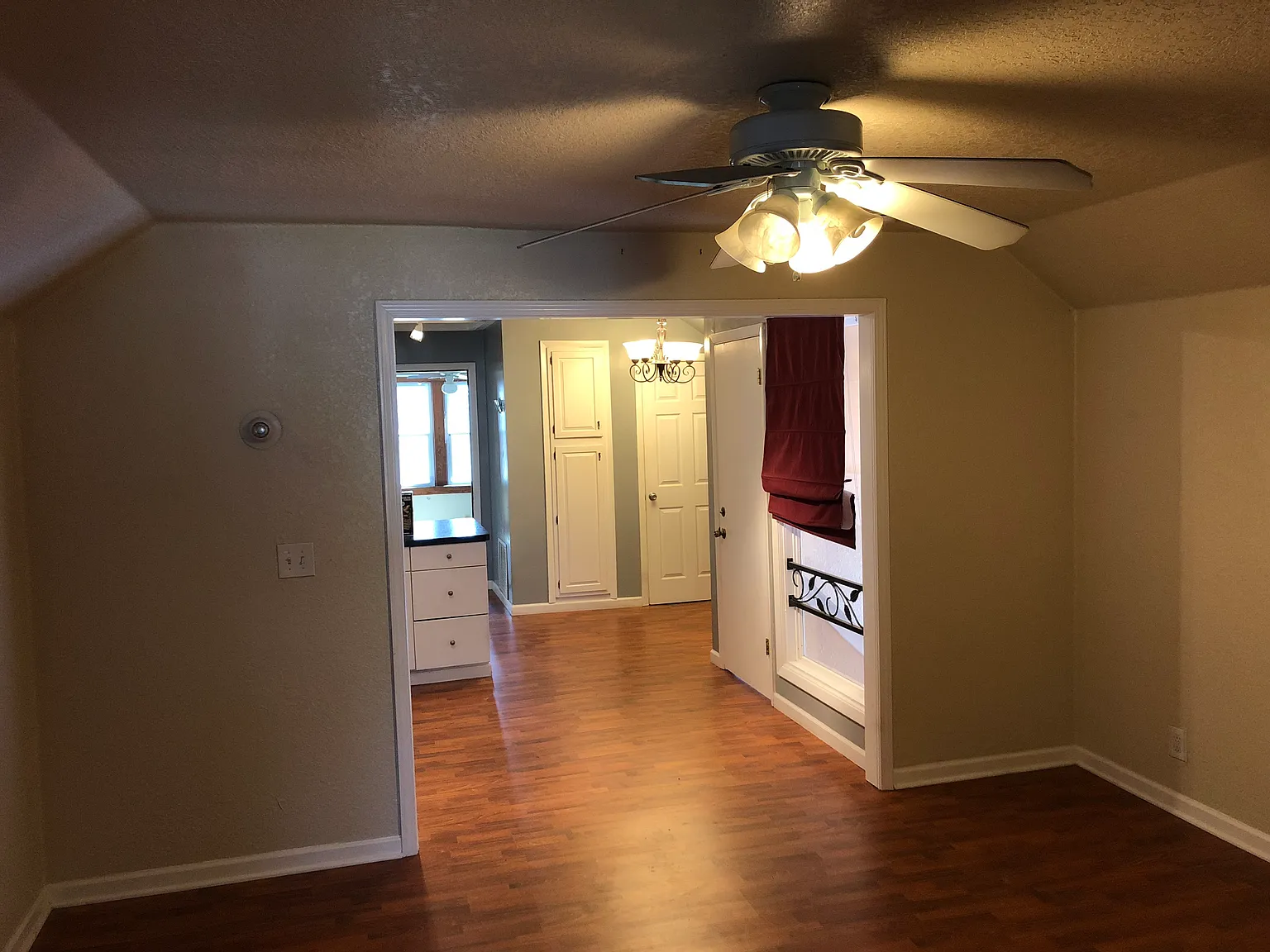 1 bed, 700 sqft, $1,350 — Photo 4