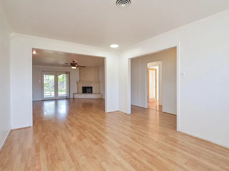 7327 Osage St — Photo 9