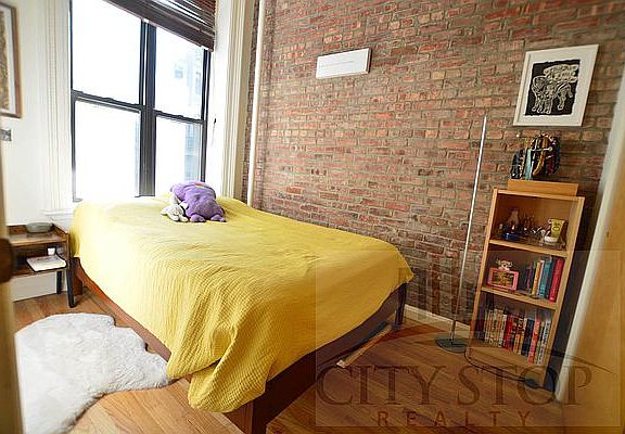 5th image of 49 W 74th St APT D