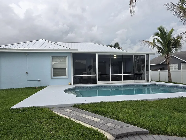 641 SW Sarazen Ave — Photo 2