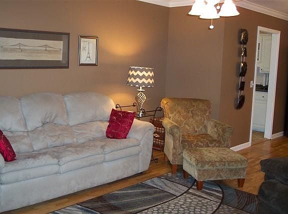 3rd image of 1718 Keenland Dr