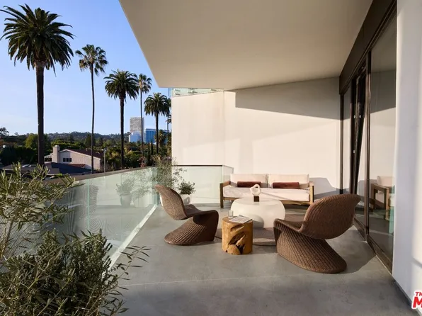 702 N Doheny Dr #301, West Hollywood, CA 90069