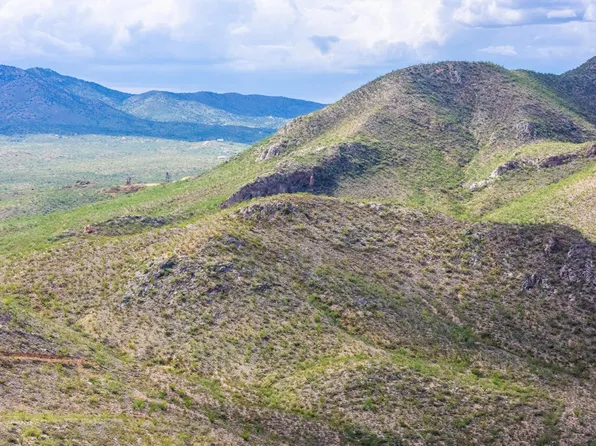 N Ghost Town Trl, Elfrida, AZ 85610