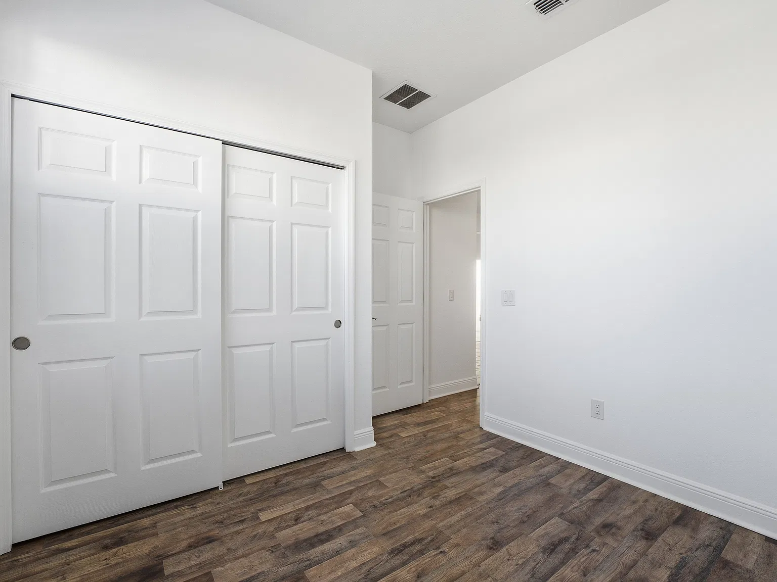 3 bed, 1929 sqft, $2,650 — Photo 3