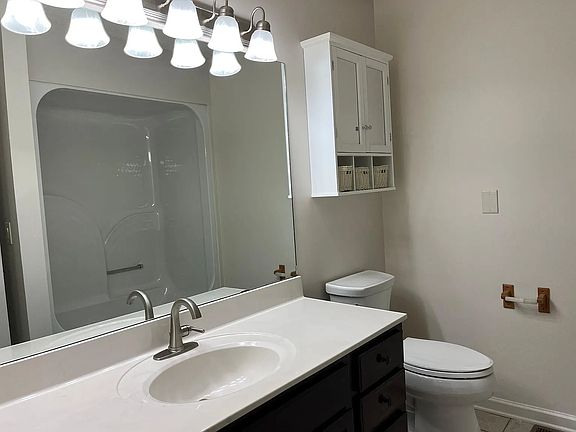 5th image of 2120 Lamont St