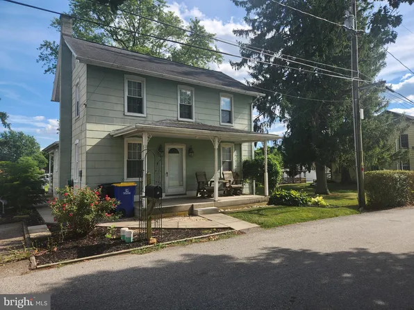 12 Hedgewood Ave, Ronks, PA 17572