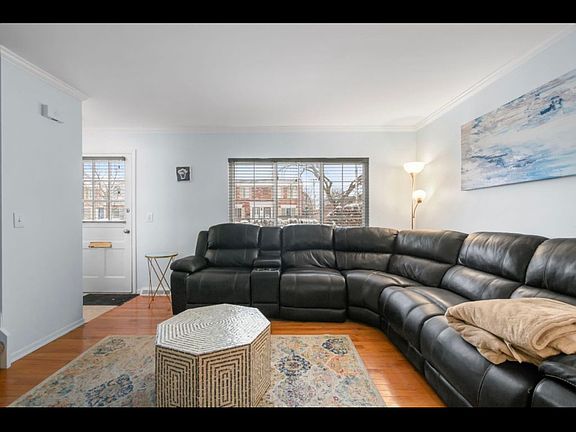 4th image of 4811 Mansfield Ave #1