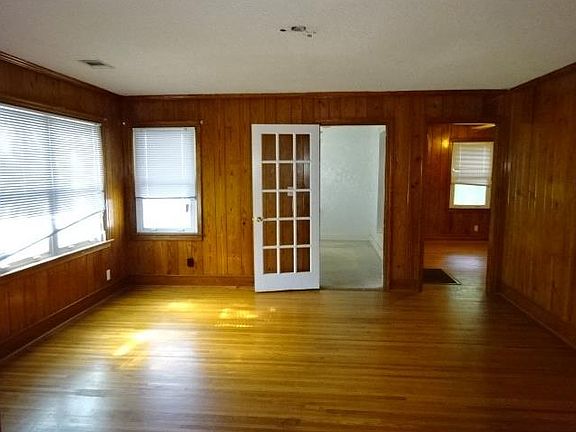3rd image of 1602 Knox Dr SE