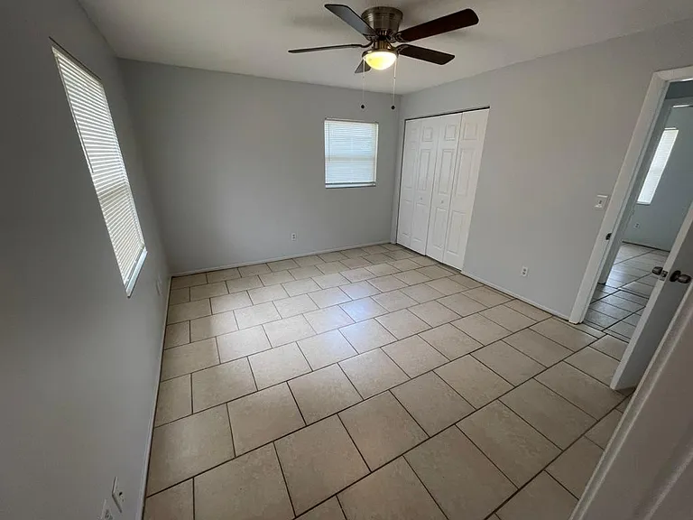 2801 Avenue U NW — Photo 16