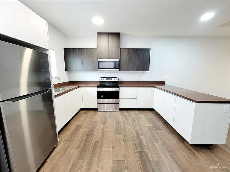 3405 Frio Ave #3 — Photo 12