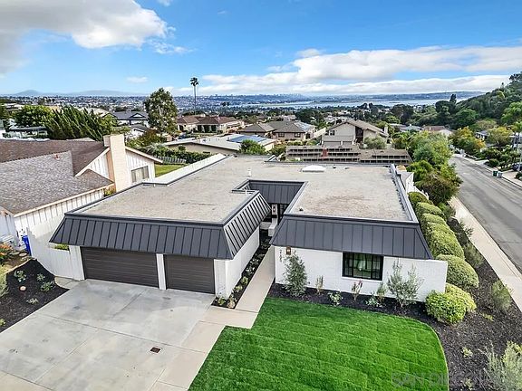 5th image of 2105 Harbour Heights Rd