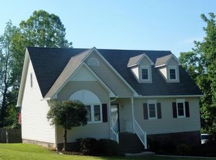 134 J K Gray Ln, Gray, TN 37615