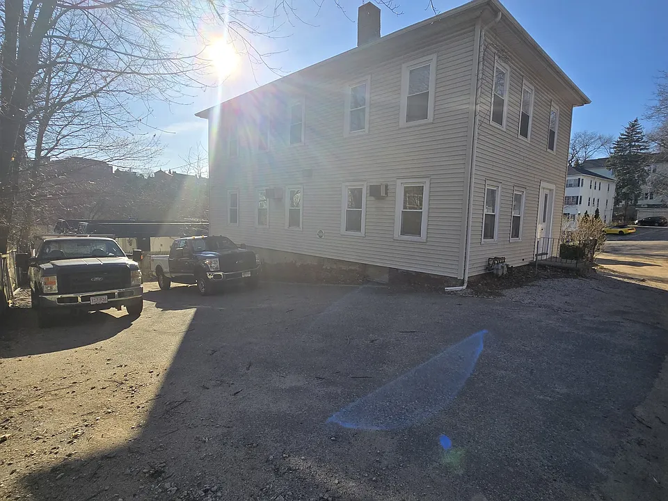 3 Maxwell Ct #1