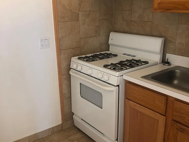 35 Utterby Rd — Photo 1