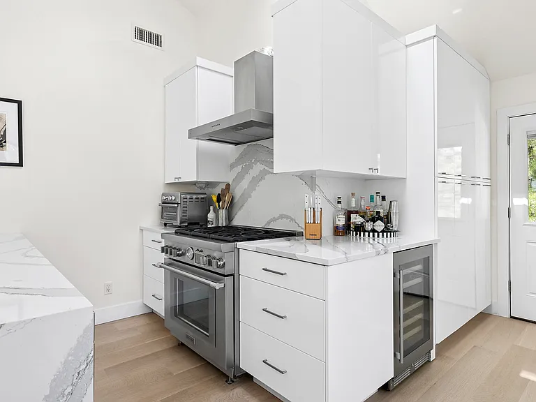 11 Rowman Ct — Photo 10