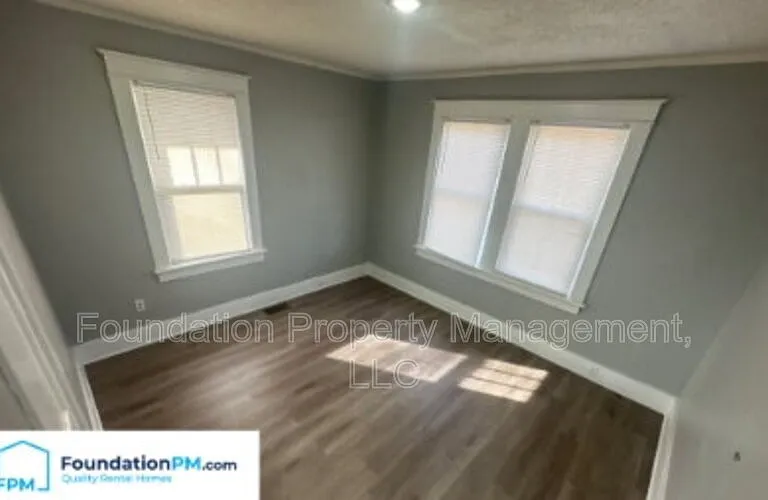 1041 Rosewood Ave — Photo 12