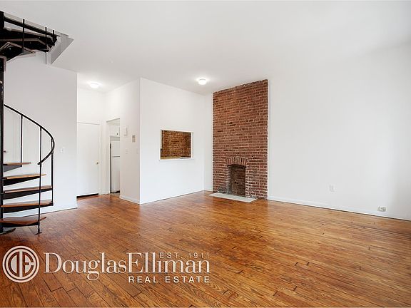 2nd image of 38 W 94th St APT 4
