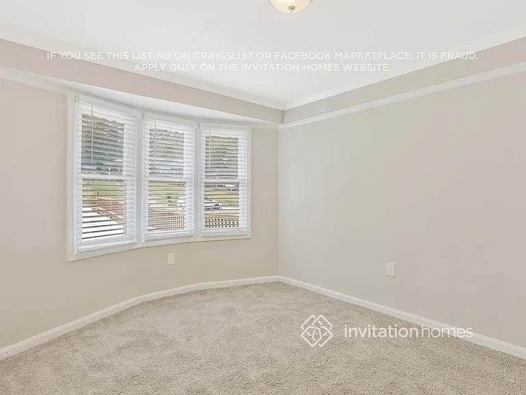 1958 Laurel Ln — Photo 12