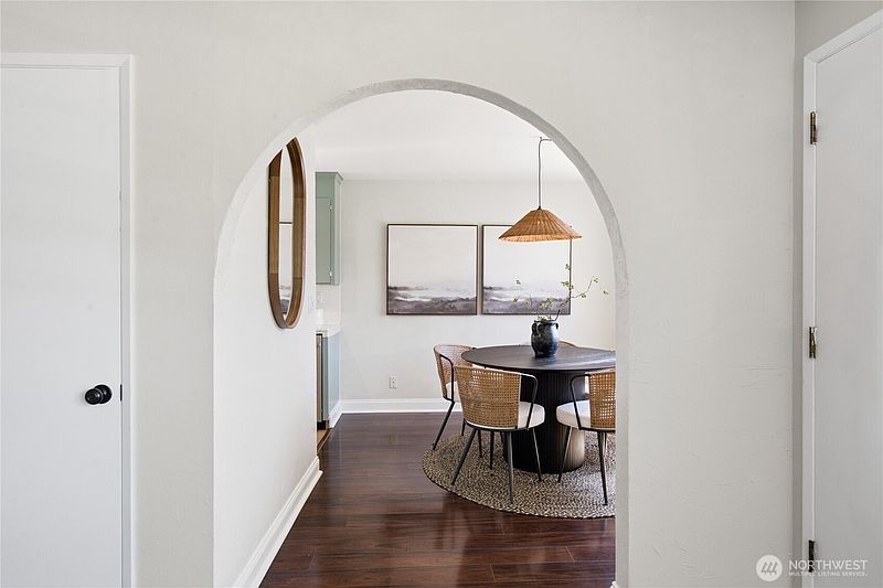 5th image of 4324 Phinney Avenue N #3