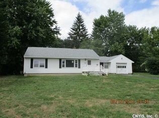 7595 Homestead Dr, Baldwinsville, NY 13027