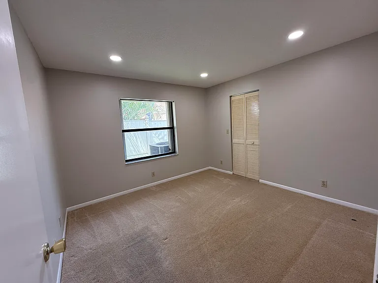 9215 Sun Pointe Dr — Photo 12