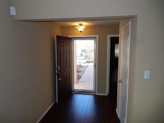 3rd image of 505 Deschutes St SE
