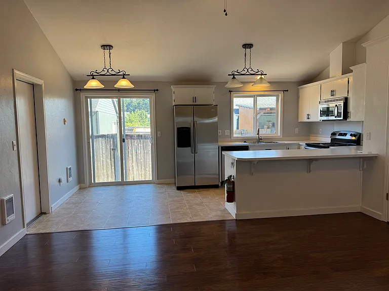 24885 Spare Ln — Photo 11