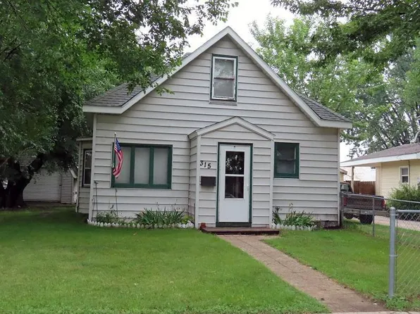 315 Conley Ave S, Thief River Falls, MN 56701