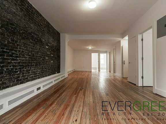 5th image of 138 Manhattan Ave APT 2