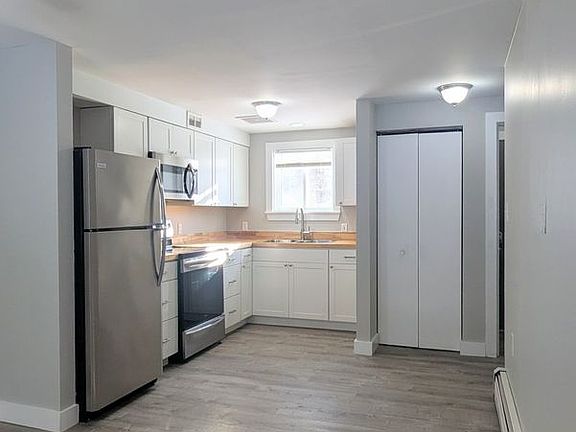 5th image of 293 Blue Rd APT 16