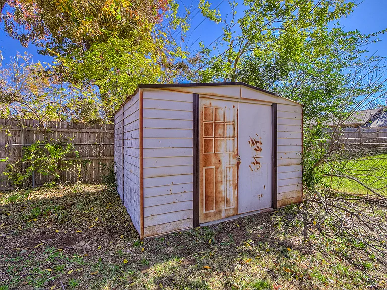 2740 Clermont Pl — Photo 36